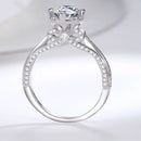 Knotenring aus S925-Silber mit 1 Karat Moissanit und