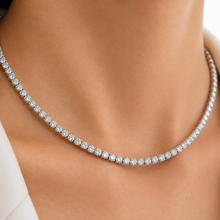 Transparency Necklace — A Pure and Timeless Sparkle