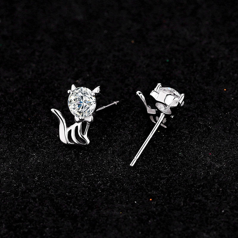 Personalisierte Katzenohrringe aus 925er Silber mit Moissanit
