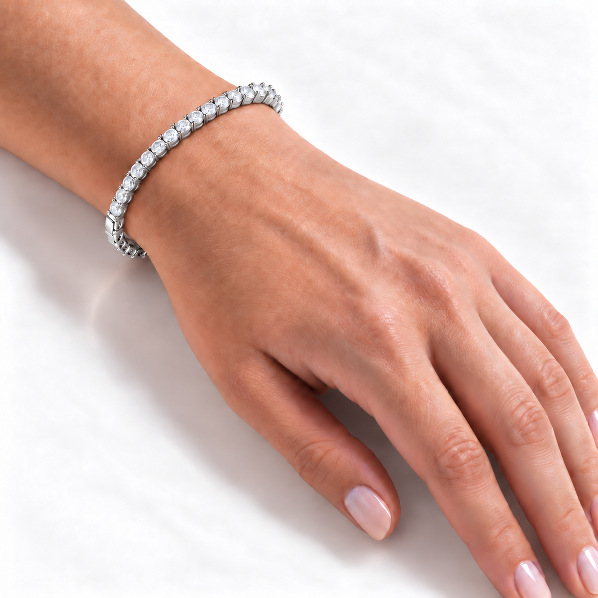 Transparency Bracelet – A Pure and Timeless Sparkle